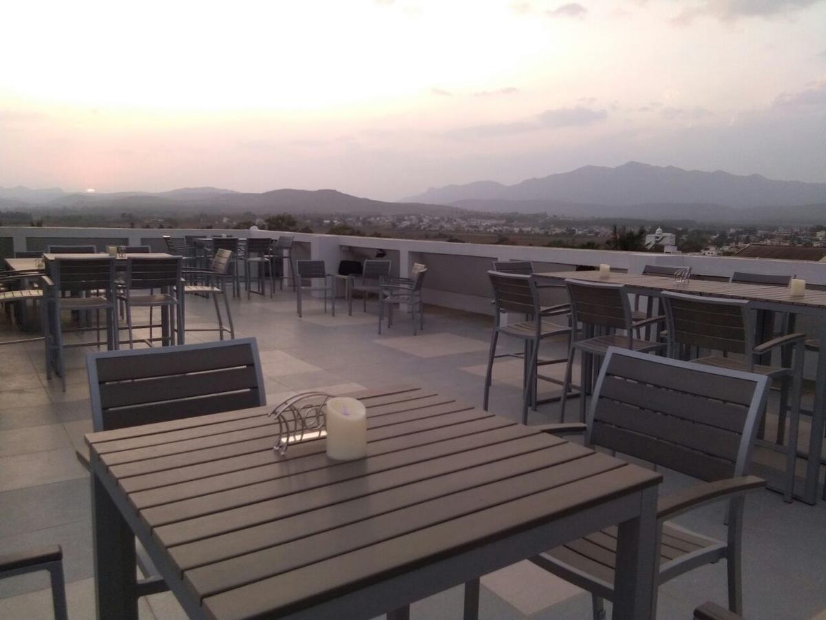 Chikmagalūr Hotel Aadrika מראה חיצוני תמונה