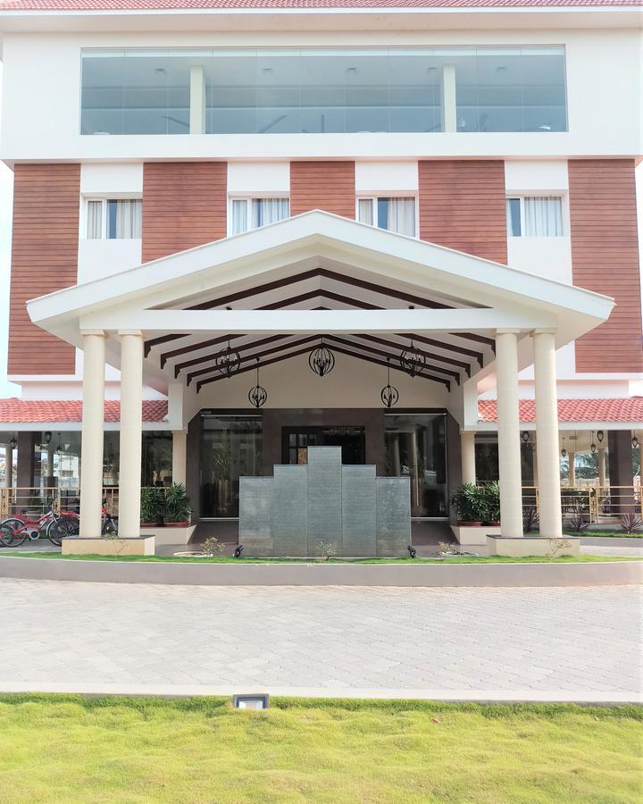 Chikmagalūr Hotel Aadrika מראה חיצוני תמונה